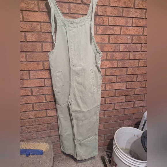 Style Rack Sage Overalls - Picture 3 of 5